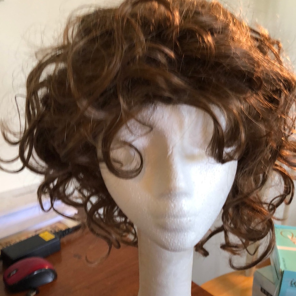 Brown wavy wig